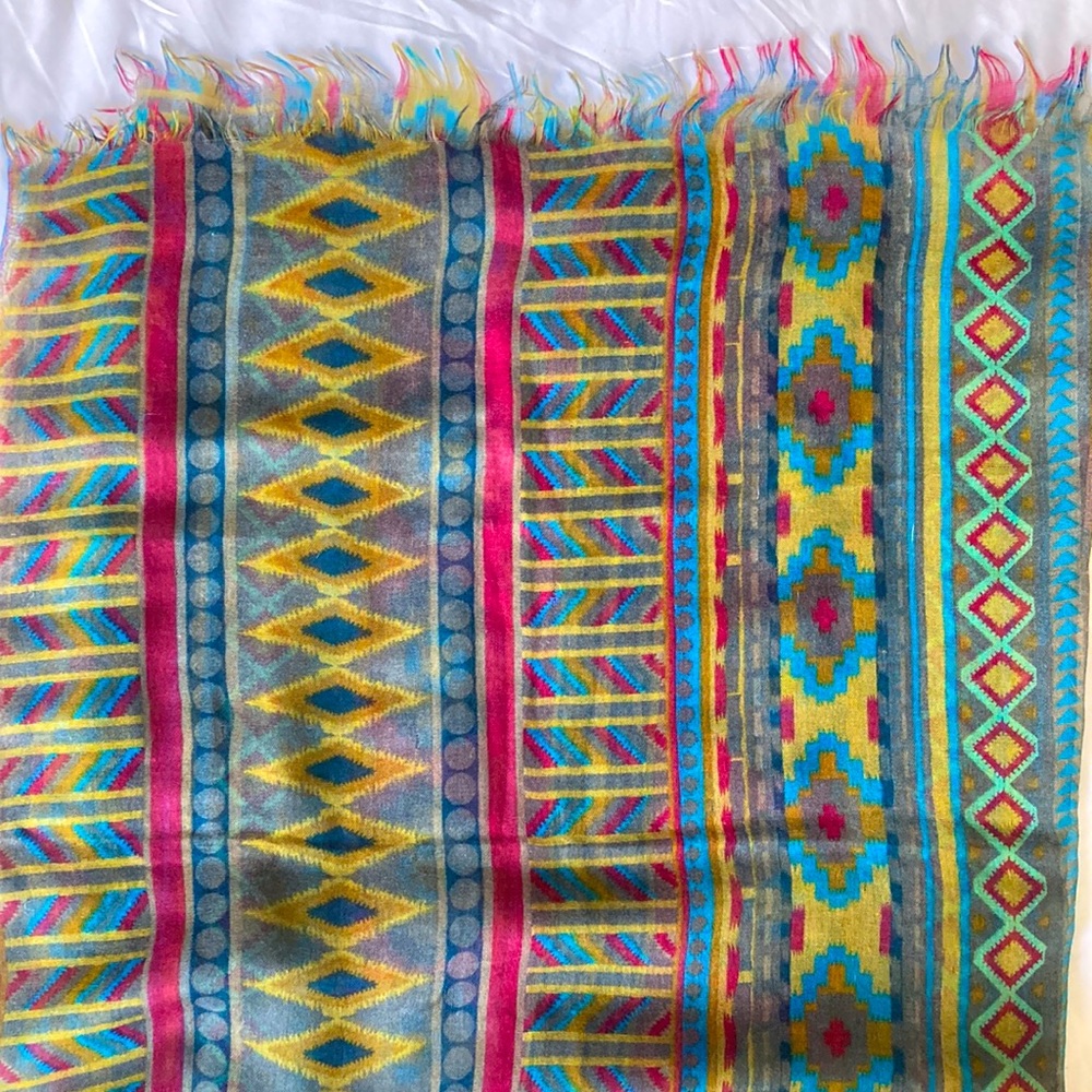 Aztec Scarf - Picture 5 of 17